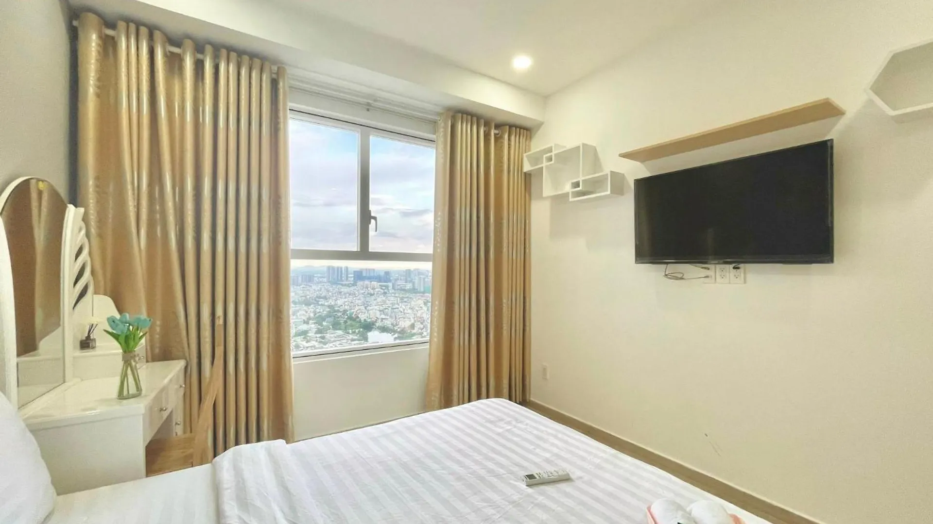 Apartment Sunrise City View 2 Phong 2Wc Su Dung Ho Boi, Phong Gym Mien Phi Ho Chi Minh City