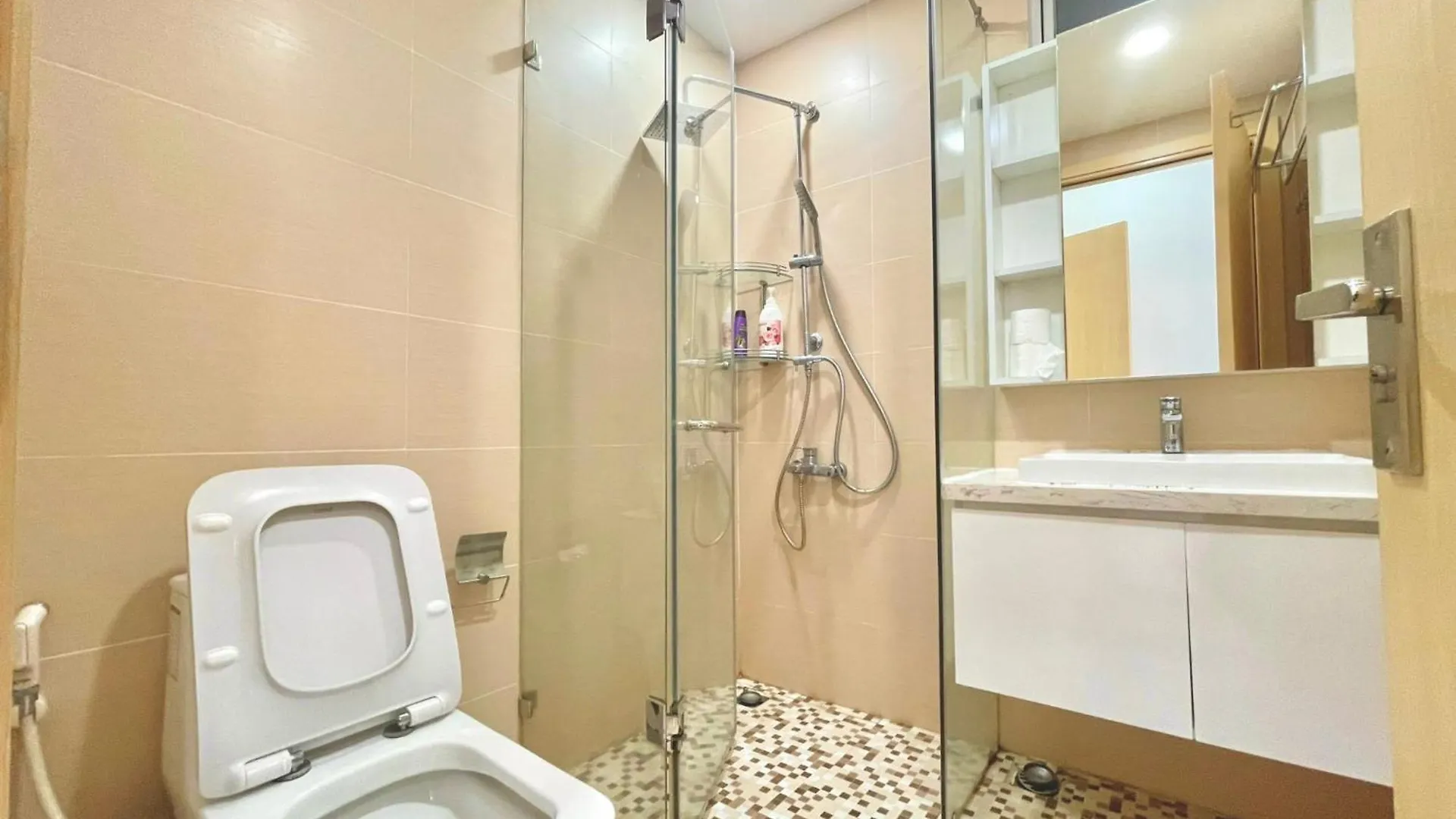 Sunrise City View 2 Phong 2Wc Su Dung Ho Boi, Phong Gym Mien Phi Ho Chi Minh City Apartment